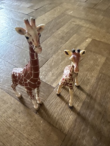 Schleich giraffe figures - giraffe, x2