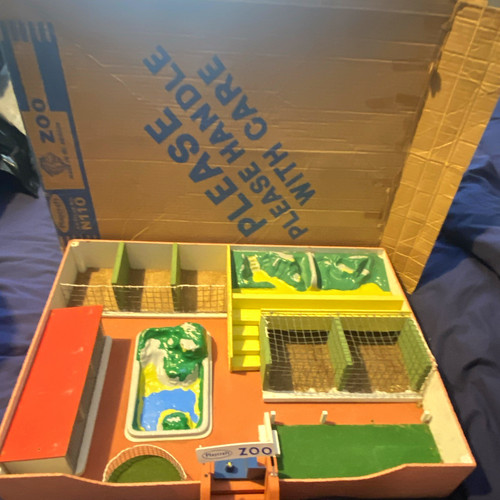 Vintage classic toys zoo - classic,