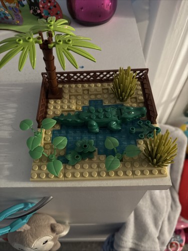 Building bricks crocodile - bricks,