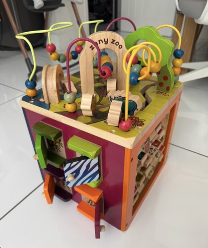 Activity cube with zoo - activity,