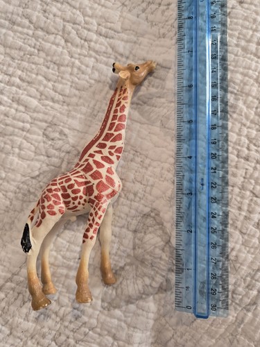 Vintage giraffe role play - vintage?,