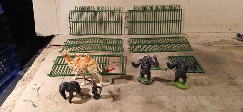 Britains etc plastic zoo - plastic,