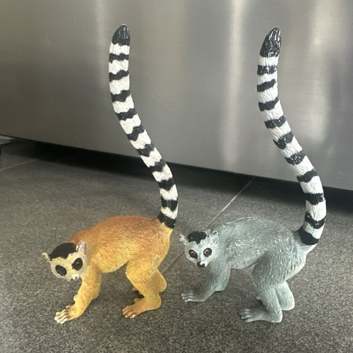 Vintage ring tailed lemur - ring,