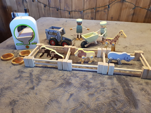 Wooden little town zoo - town,